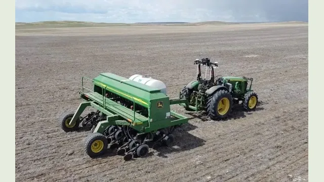 Sabanto + John Deere 1590 · Official photograph